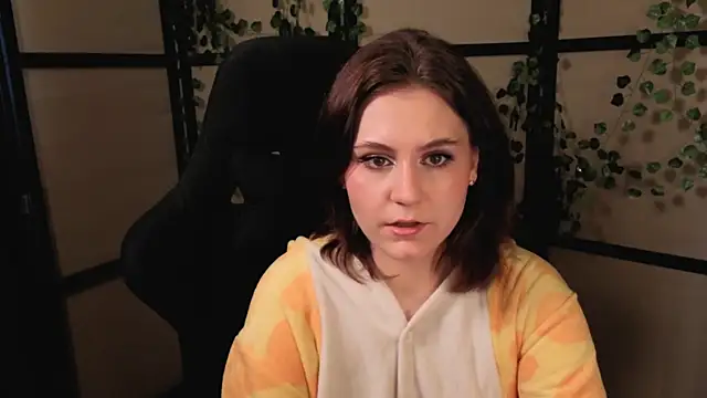 Snapshot of Diana_Flower chatting on 04-16-26, 08:48 Diana Flower online show from 04-16-26, 08:48
