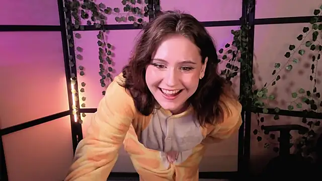 Snapshot of Diana_Flower chatting on 05-29-26, 10:54 Diana Flower online show from 05-29-26, 10:54