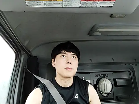 Snapshot of whitebriefboy chatting on 06-01-26, 10:09 whitebriefboy online show from 06-01-26, 10:09