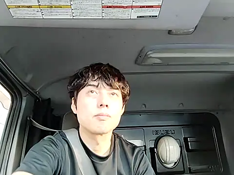 Snapshot of whitebriefboy chatting on 07-30-26, 08:52 whitebriefboy online show from 07-30-26, 08:52