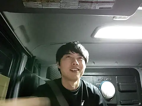 Snapshot of whitebriefboy chatting on 07-24-26, 05:31 whitebriefboy online show from 07-24-26, 05:31