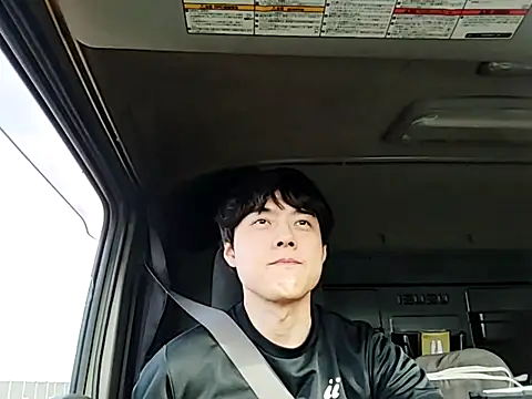 Snapshot of whitebriefboy chatting on 06-21-26, 09:42 whitebriefboy online show from 06-21-26, 09:42