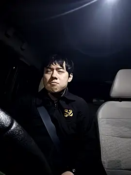 whitebriefboy online show from 03-22-26, 07:37