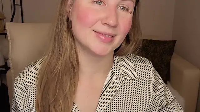 Helens love online show from 10-16-25, 01:25