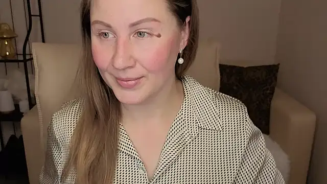 Helens love online show from 10-30-25, 01:04