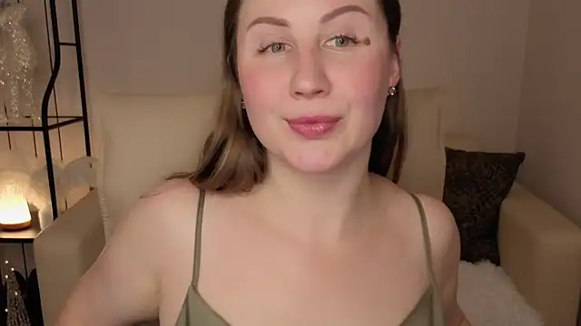 Helens love online show from 12-17-25, 08:19