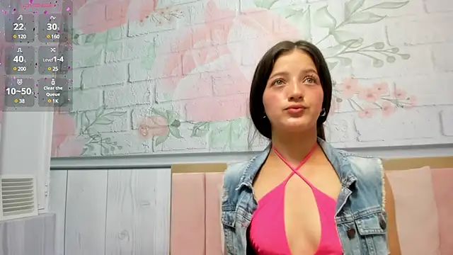 Snapshot of Annie_Cute18_ chatting on 02-04-25, 01:34 Annie Cute18 online show from 02-04-25, 01:34