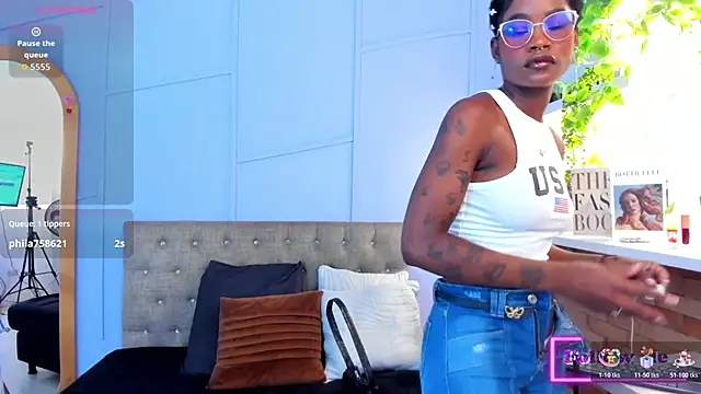 amber-hill online show from 06-19-26, 12:11