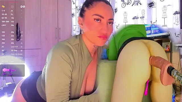 Snapshot of jolee__ chatting on 05-31-26, 10:43 jolee online show from 05-31-26, 10:43