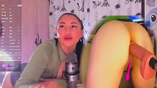 Snapshot of jolee__ chatting on 05-31-26, 02:39 jolee online show from 05-31-26, 02:39