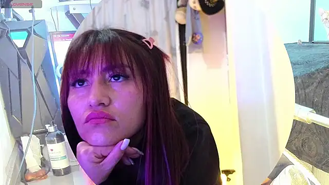 jolee   online show from 11-14-25, 02:26