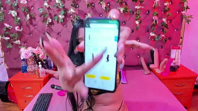 Mariana Prin online show from 12-18-25, 04:17