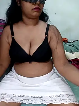 Snapshot of Reesha_99 chatting on 05-08-26, 04:11 Reesha 99 online show from 05-08-26, 04:11