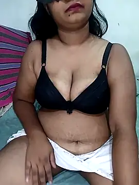 Snapshot of Reesha_99 chatting on 05-08-26, 03:10 Reesha 99 online show from 05-08-26, 03:10