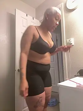 Snapshot of SexyHoneyRedd chatting on 07-26-26, 06:15 SexyHoneyRedd online show from 07-26-26, 06:15