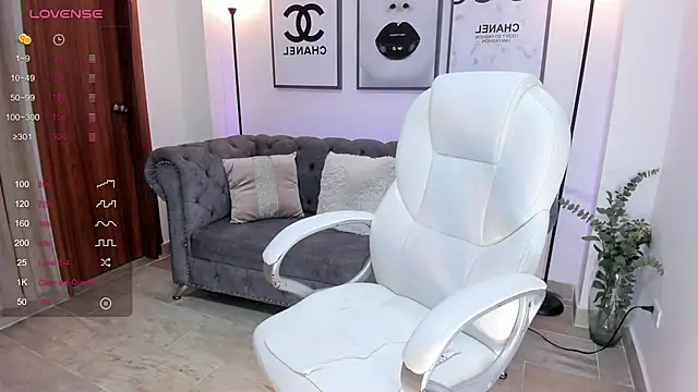 Snapshot of naomii_campbell_ chatting on 03-01-25, 12:45 naomii campbell online show from 03-01-25, 12:45