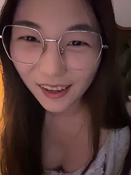 Snapshot of Sweet-Angel999 chatting on 05-20-26, 03:20 Sweet-Angel999 online show from 05-20-26, 03:20