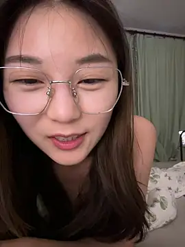 Snapshot of Sweet-Angel999 chatting on 05-28-26, 03:40 Sweet-Angel999 online show from 05-28-26, 03:40