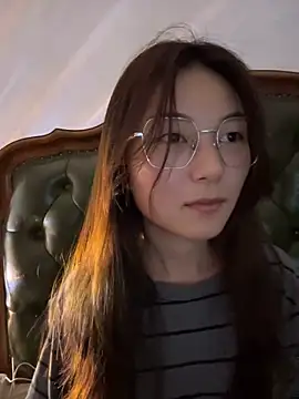 Snapshot of Sweet-Angel999 chatting on 04-19-26, 04:30 Sweet-Angel999 online show from 04-19-26, 04:30