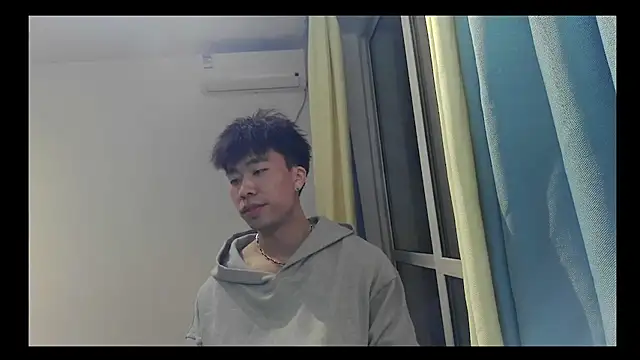 Snapshot of shuai321 chatting on 02-20-25, 04:03 shuai321 online show from 02-20-25, 04:03