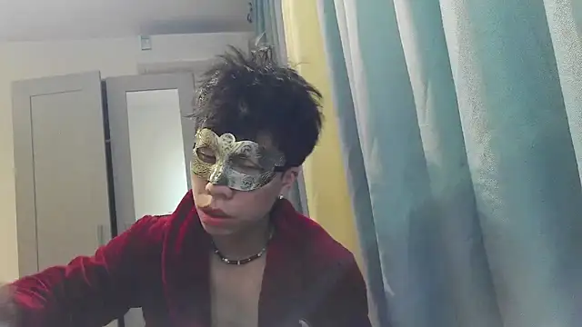 Snapshot of shuai321 chatting on 03-11-25, 12:17 shuai321 online show from 03-11-25, 12:17