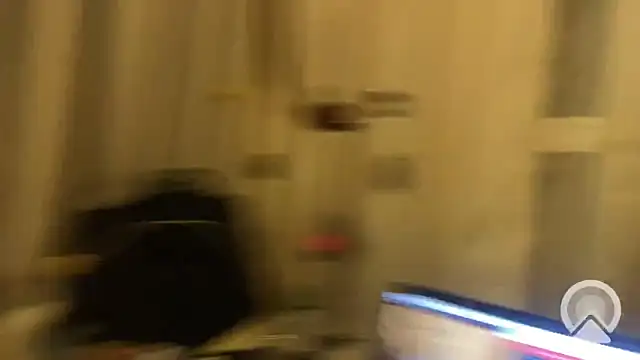 Snapshot of shuai321 chatting on 01-27-25, 04:22 shuai321 online show from 01-27-25, 04:22