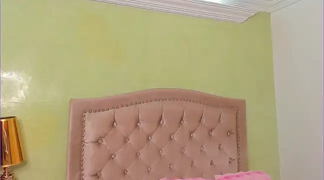 Snapshot of Luciluu20 chatting on 03-10-25, 11:49 Luciluu20 online show from 03-10-25, 11:49