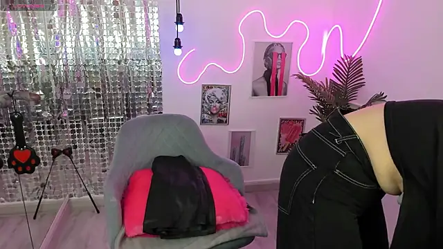 Lily Moonlight online show from 02-07-26, 12:57