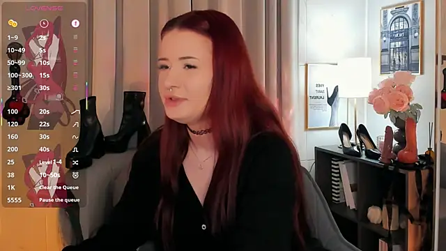 Snapshot of Lily_Moonlight chatting on 05-15-26, 02:37 Lily Moonlight online show from 05-15-26, 02:37