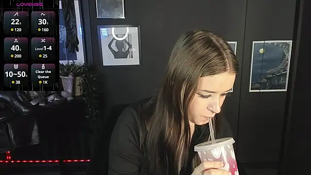 Lily Moonlight online show from 01-22-25, 03:51