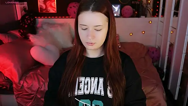 Lily Moonlight online show from 02-10-26, 06:56