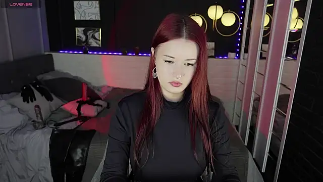 Lily Moonlight online show from 10-01-25, 07:24