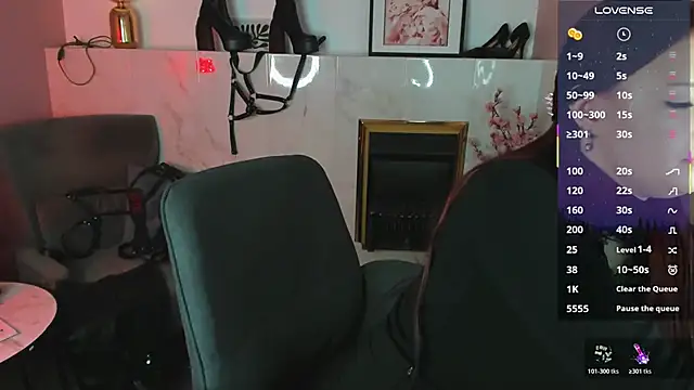 Lily Moonlight online show from 04-14-26, 02:22