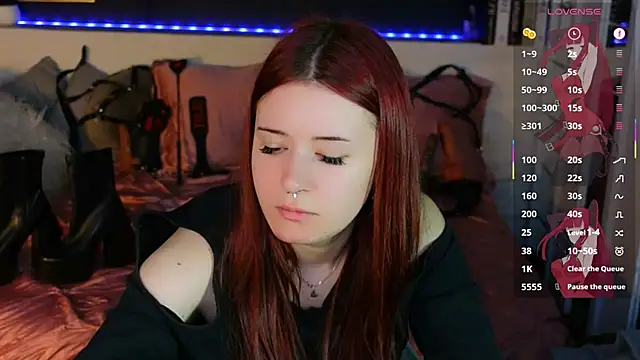 Lily Moonlight online show from 06-12-26, 02:37
