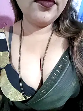 Snapshot of Beautyy38 chatting on 02-27-26, 03:07 Beautyy38 online show from 02-27-26, 03:07