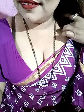 Snapshot of Beautyy38 chatting on 02-10-26, 03:05 Beautyy38 online show from 02-10-26, 03:05