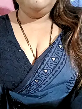 Snapshot of Beautyy38 chatting on 02-13-26, 02:55 Beautyy38 online show from 02-13-26, 02:55