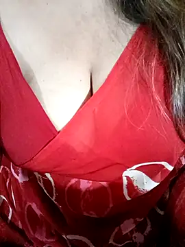 Snapshot of Beautyy38 chatting on 02-17-26, 11:29 Beautyy38 online show from 02-17-26, 11:29