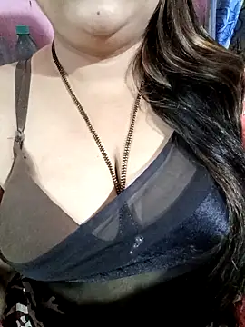 Snapshot of Beautyy38 chatting on 02-11-26, 11:32 Beautyy38 online show from 02-11-26, 11:32