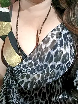 Snapshot of Beautyy38 chatting on 02-19-26, 03:14 Beautyy38 online show from 02-19-26, 03:14