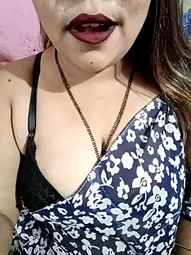 Snapshot of Beautyy38 chatting on 02-24-26, 03:18 Beautyy38 online show from 02-24-26, 03:18