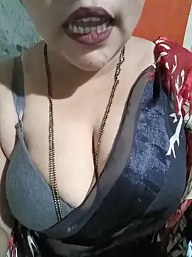 Snapshot of Beautyy38 chatting on 06-06-26, 02:39 Beautyy38 online show from 06-06-26, 02:39