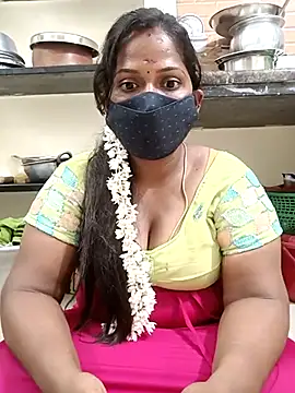 Snapshot of Renuma chatting on 02-17-25, 04:39 Renuma online show from 02-17-25, 04:39
