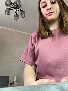 Strawberryyyyik online show from 12-18-24, 07:58