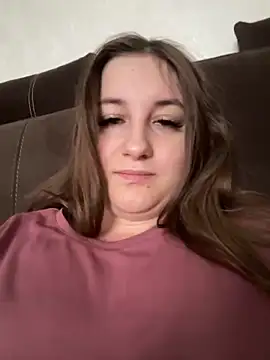 Strawberryyyyik online show from 12-13-24, 06:21