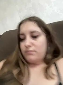 Strawberryyyyik online show from 12-25-24, 10:17