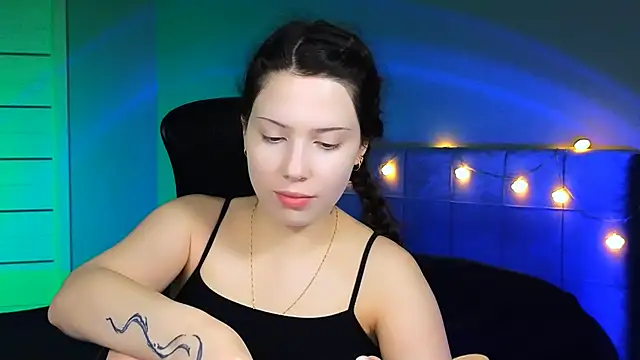 Stacy Gonzales  online show from 02-04-25, 09:38