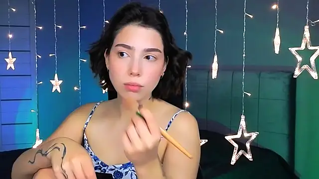 Stacy Gonzales  online show from 10-26-25, 06:36