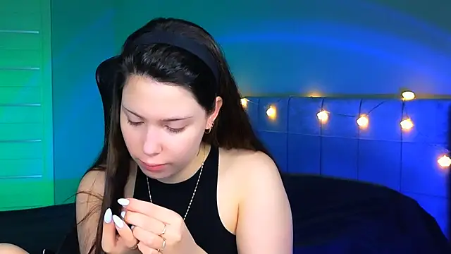 Stacy Gonzales  online show from 03-23-25, 05:43