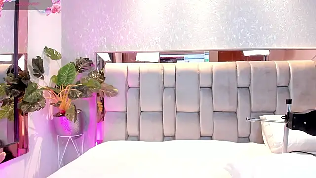 RoseTaylor   online show from 09-21-25, 09:09